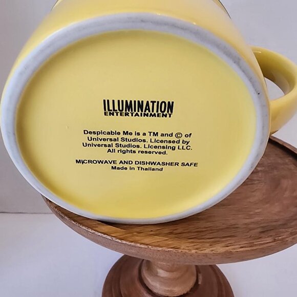 Universal Studios Exclusive Despicable Me Dave 3D Sculpted Face Mug - Picture 4 of 4